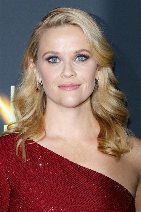 Reese Witherspoons Height, Weight, Measurements。